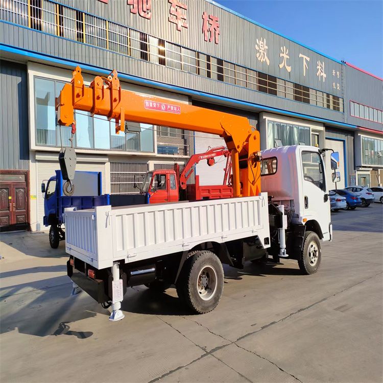 上党区三轮随车吊定制 农用改装机自备吊中瑞长期出售